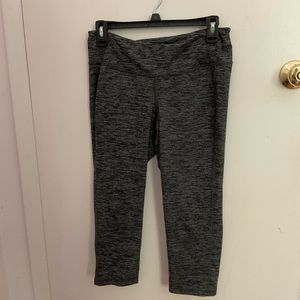 Cropped athletic leggings